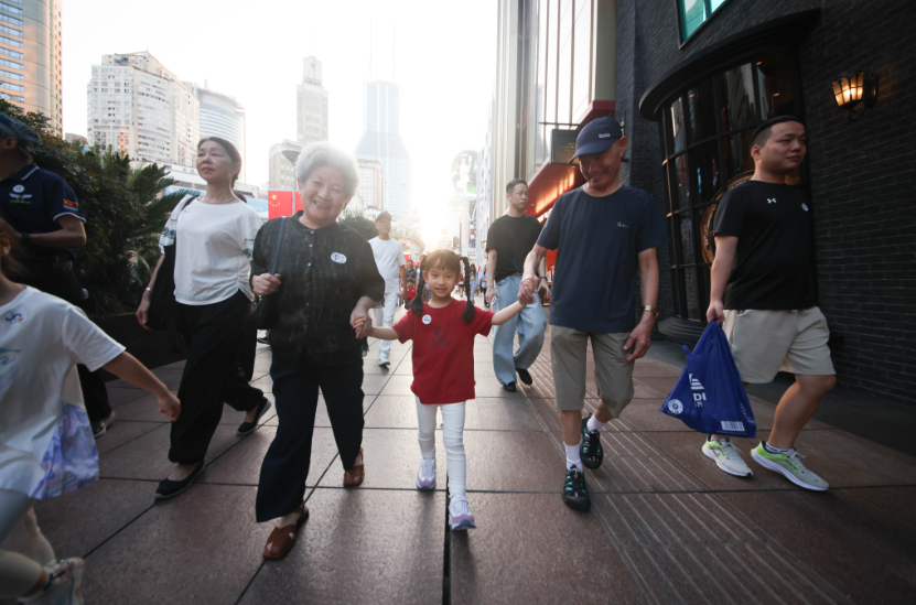 成员通过小, 小程序倡导, 南京路 成员通过小, 小程序倡导, 南京路