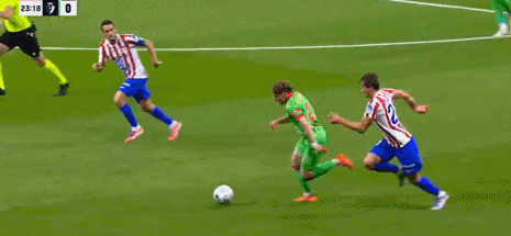 dingy, ws, 球攻门偏出